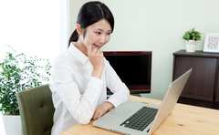 テレワークで仕事ぶりを見直される人の「チャットの中身」