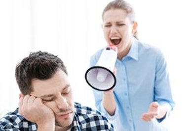 【週末の夫あるある⑤】起きない夫に〝鉄拳制裁〟下してみた!!