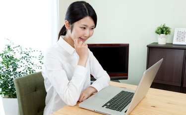テレワークで仕事ぶりを見直される人の「チャットの中身」