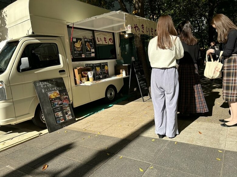 メニューには「しっとり」「ほくほく」！種類の違う焼きいもが