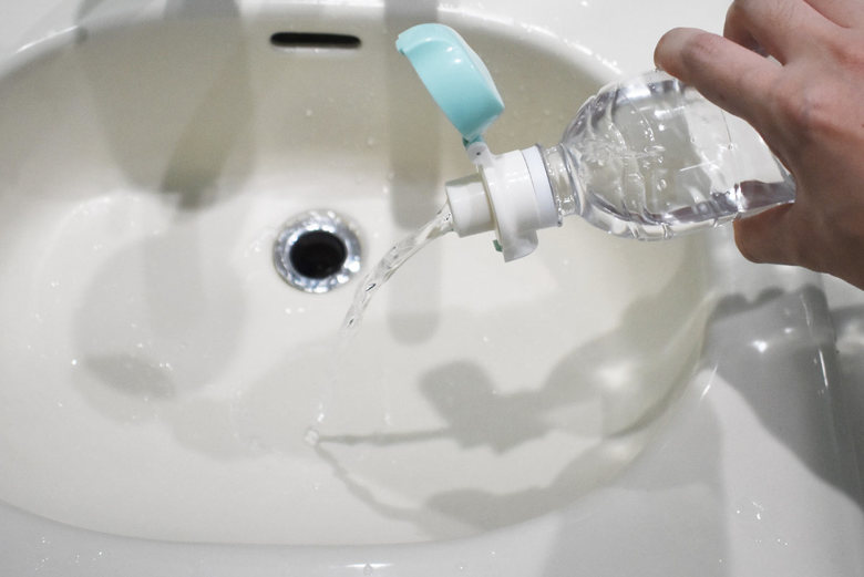 ダイソーのおすすめ商品「ワンプッシュペットボトルキャップ がぶ飲みタイプ」の実物画像