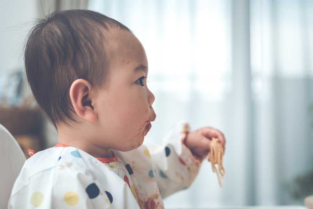 手づかみ食べはしないとダメ いつからいつまで Chanto Web