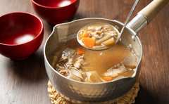 隠し味は○○!?専門店が美味しい豚汁を作るコツ「香りにこの差が」