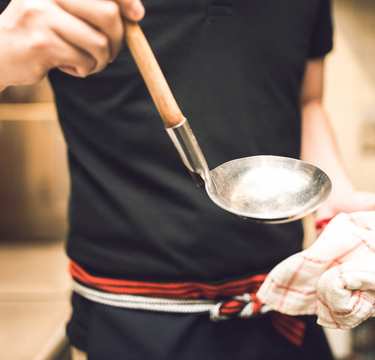 泉谷しげるさんの丁寧なぶり大根に三ツ星料理人も「美味しいです」