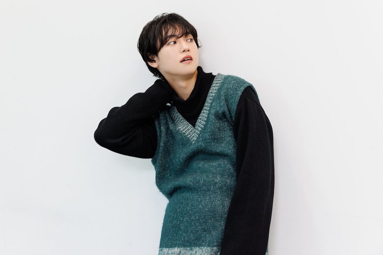 ふとした表情に大人の男の色気が