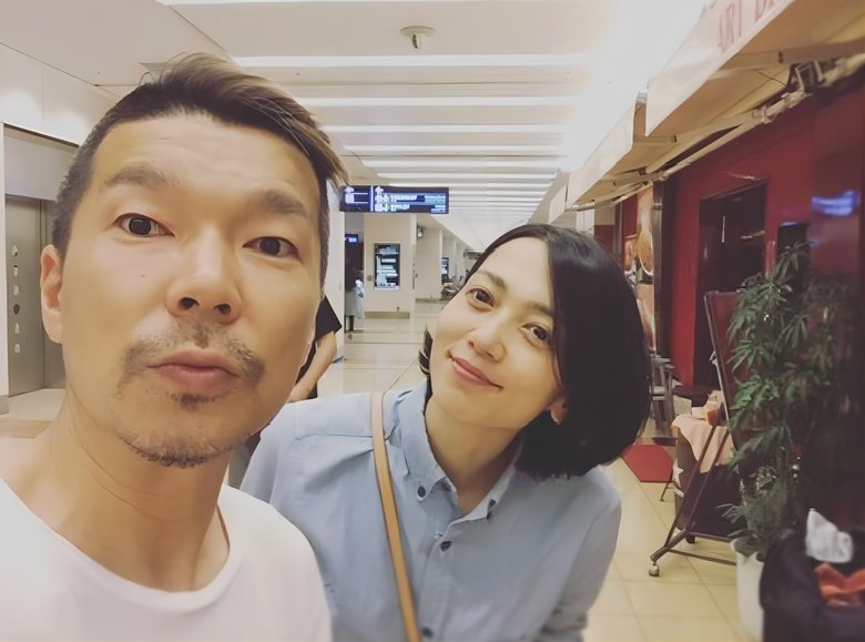 撮影現場で一歳年下の横尾監督と出会い結婚。きっかけは遠藤さんのひとめぼれだったそう