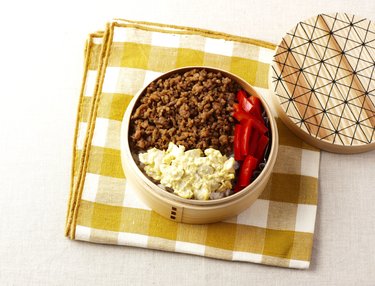 しっとりそぼろの2色弁当レシピ