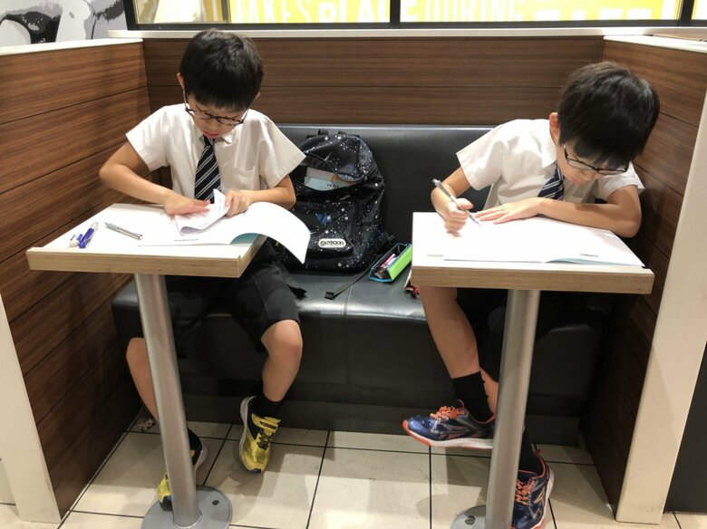 コンクール結果待ちの間もカフェで受験勉強した小学6年生のころ
