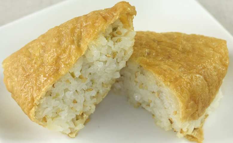 セブンイレブンの人気おにぎり「いなり寿司わさび」のアップ画像