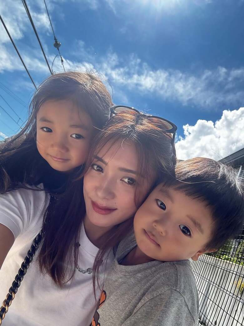 かわいいが大渋滞！下のふたりのお子さんとのおでかけショット