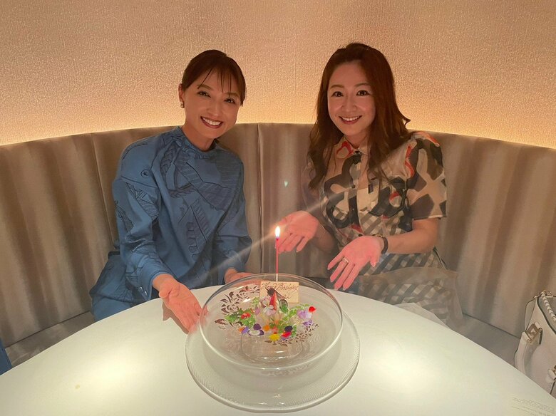 同じ事務所の長野美郷さんと誕生日のお祝いをする望月さん