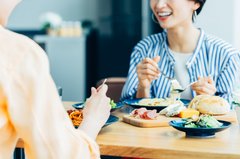 「他人に気疲れする」人はエネルギー・バンパイアの存在を疑って【カウンセラーが提案】