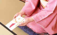 スマホで文字を複写!?ご祝儀袋の名前をキレイに書くコツ