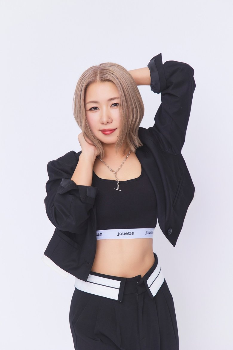 今年1月にメロン記念日を再結成。43歳の今もスタイル抜群の斉藤さん