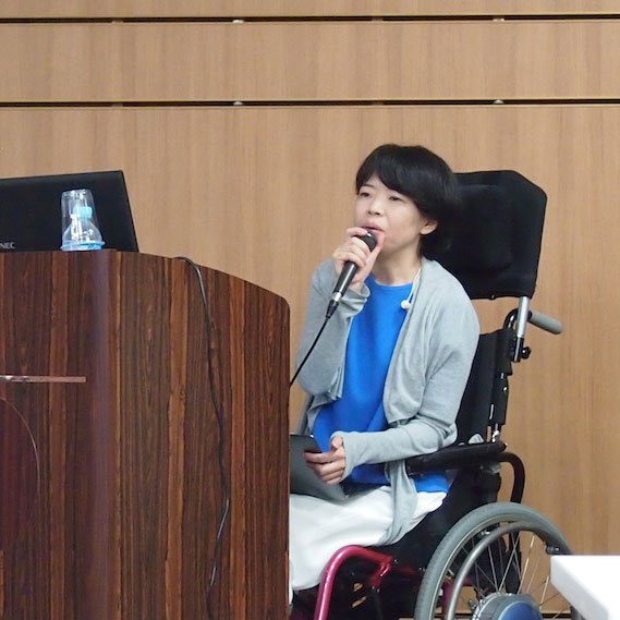 2016年医療講演会にて登壇した佐藤さん