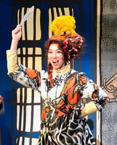 東京二期会『こうもり』アデーレ役で出演