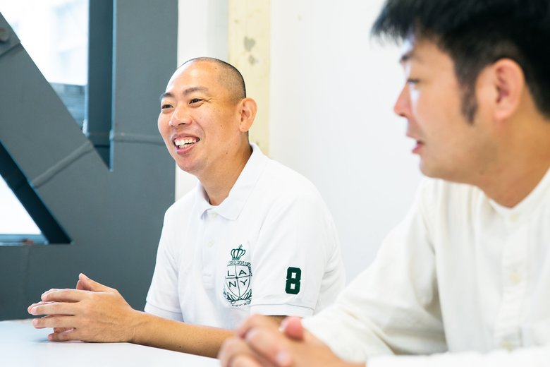 2014年に介護職員初任者研修の資格を取得したレギュラーの二人。2019年には介護についてわかりやすく伝えた書籍も出版した