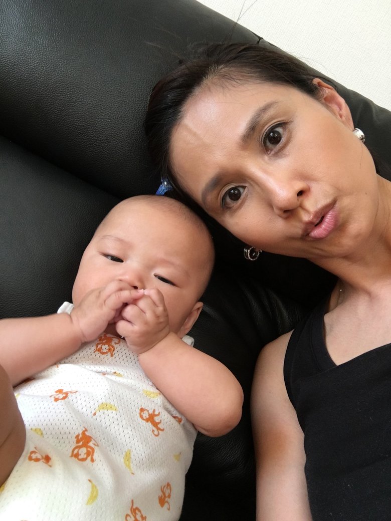 2018年5月、育休中は、ほぼこのソファで過ごした