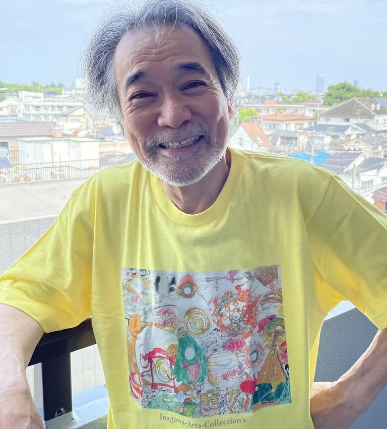 稲川芸術祭の作品Tシャツを着用した稲川さん