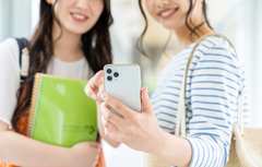 「LINE VOOM」で動画見放題!?SNS各社に縦型短尺動画の波