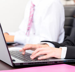 社内で「カップ焼きそば禁止!?」物議を醸す我が社のルール