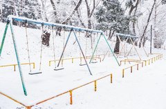 小学校の冬休みの日数は誰が決めるもの？【元小学校長が解説】