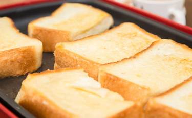 ホットプレートで絶品トーストが!?「実は朝食作りにこそ最適では!!」