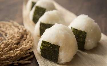 在宅ワーク中にぜひ！免疫力＆集中力アップおにぎりを管理栄養士が伝授