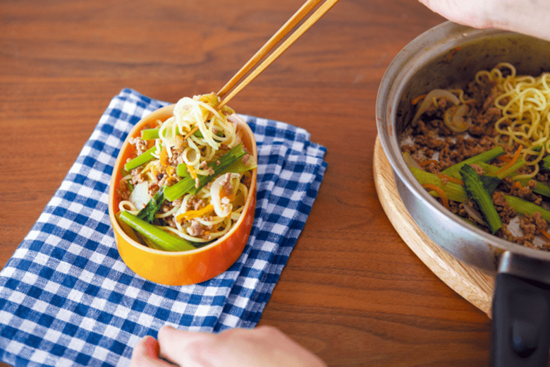 ひき肉と小松菜の塩焼きそば弁当のレシピ