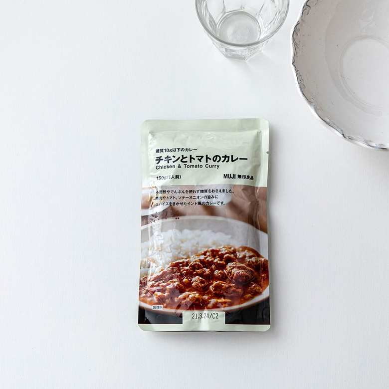 無印良品のレトルトカレー(チキンとトマトのカレー)