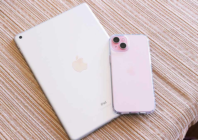 最新のスマホは91歳の誕生日に購入。病気もせず日々頑張っている自分へのプレゼントに。アイパッドはスマホの調子が悪くなった時のための予備