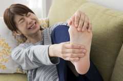 「足がつったー!!」痛みを〝やわらげる＆予防する〟理学療法士おすすめストレッチ