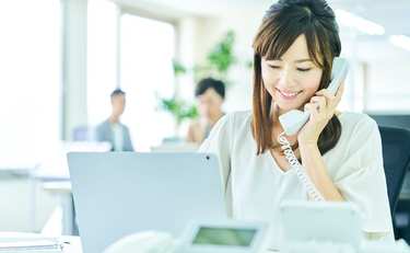 上司と電話で話す時の作法。一番気にすべきは丁寧な対応ではなく…