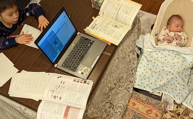 お子さんを見ながら業務をすることも