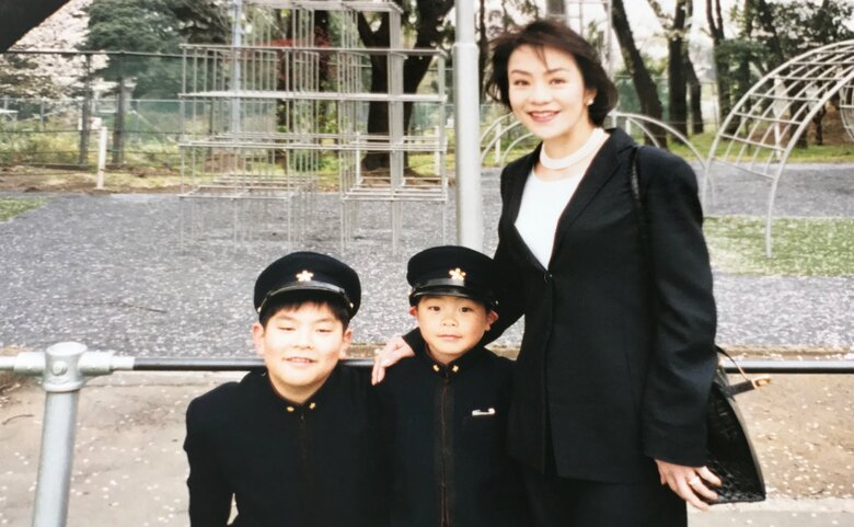 シングルマザーとして小学生の息子たちを必死に育てていたころ