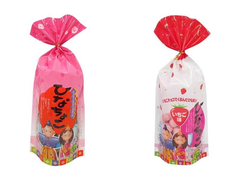 ミルクチョコレートの『ひなちょこ』は『銀包装 ひなあられ』に次ぐ人気。ピンク色のいちご味も
