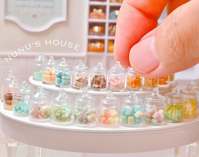 可愛い！カラフルなミニチュアキャンディの世界