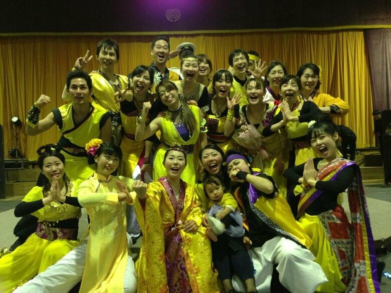 NPO法人「コモンビート」のミュージカルプログラムにも参加。1列目右から2番目が幸さん