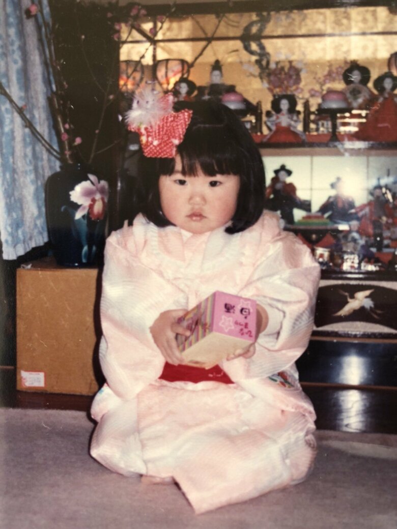 2歳のひな祭りのときの1枚。仲の良い三姉妹として育つ