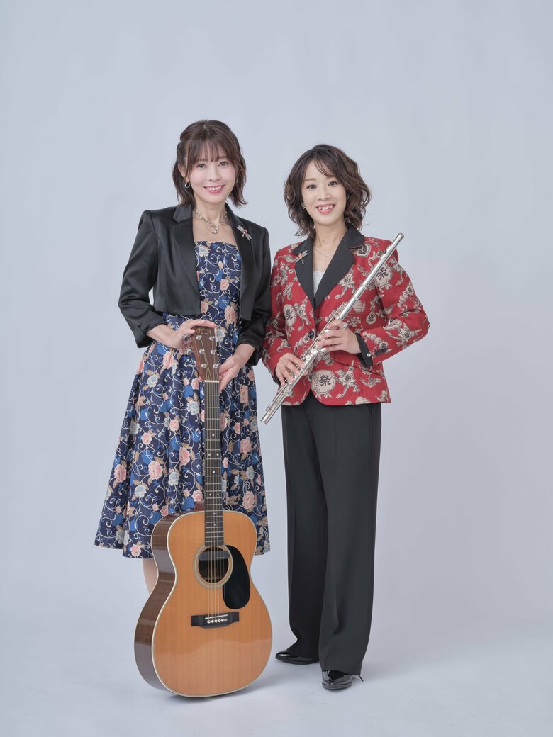 アーティスト写真（左がManamiさん、右がMegumiさん）