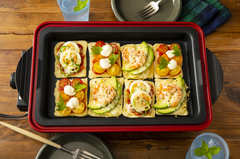 ホットプレートでパッチワークピザ「手作り生地がパリッパリ!!」