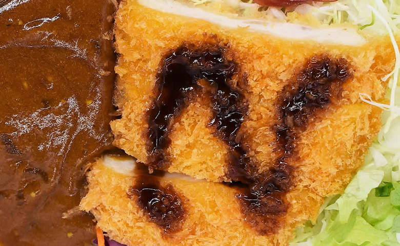 ファミマのおすすめサラダ「1/3日分の野菜が摂れるカレーサラダランチ」の食レポ画像