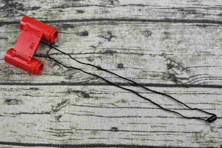 ダイソーのおすすめ商品「ミニ双眼鏡」の実物画像