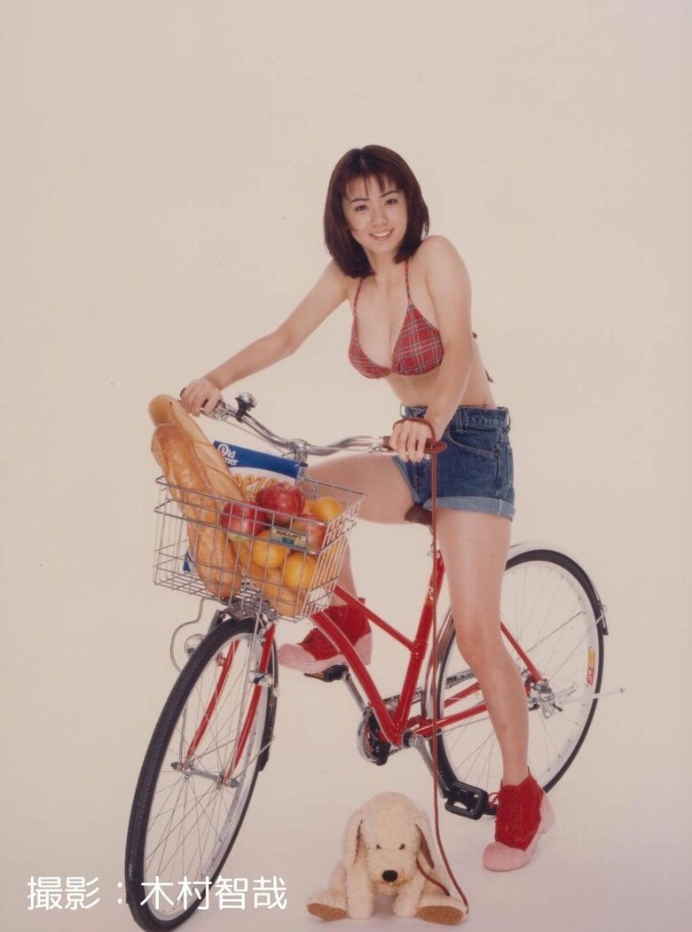 グラビア時代の小島さん（撮影／木村智哉）