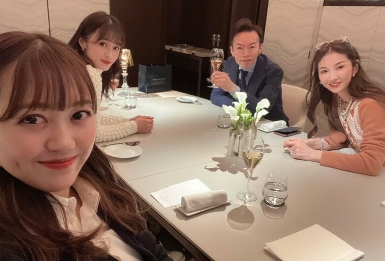 絵に描いたよう！ご家族4人でディナーへ