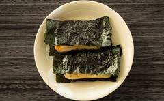 モデル・亜希さんが何個も食べちゃう「無限餅」が衝撃的!!