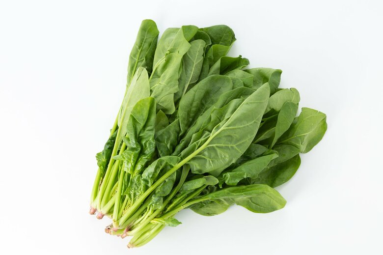 取りすぎは注意したい！「肌トラブルの改善にいい」食べ物3（ほうれんそう）
