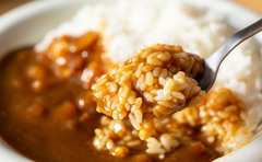 本当に美味しいレトルトカレーは水をほとんど使わない!?