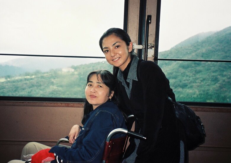 町亞聖さんと母