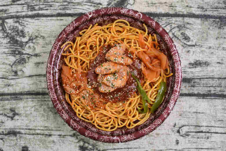 ナチュラルローソンの人気商品「懐かしのナポリタン」の食レポ画像